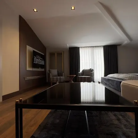 Galata House 3*