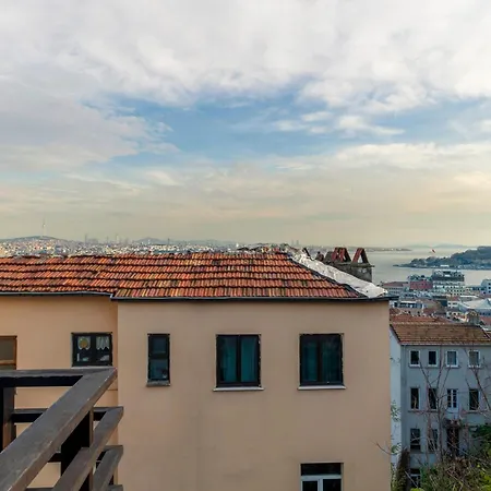 Galata House 3*